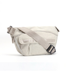 CHROME（クローム）の「［ CHROME / クローム ］BOT FLAP SLING 8L / ボット フラップ スリング 8リットル 耐水 ボディバッグ iPad収納 容量：8L（ボディバッグ/ウエストポーチ）」