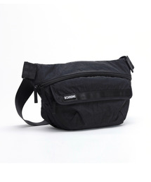 CHROME（クローム）の「［ CHROME / クローム ］BOT FLAP SLING 8L BCNL_BLACK CRINKLE / ボット フラップ スリング 8リットル ブラック クリンクル 耐水 8L ボディバッグ iPad収納（ボディバッグ/ウエストポーチ）」