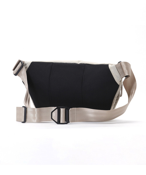CHROME（クローム）の「［ CHROME / クローム ］BOT FLAP SLING 8L / ボット フラップ スリング 8リットル 耐水 ボディバッグ iPad収納 容量：8L（ボディバッグ/ウエストポーチ・メンズ・ブラック・FREE）」の12枚目の写真