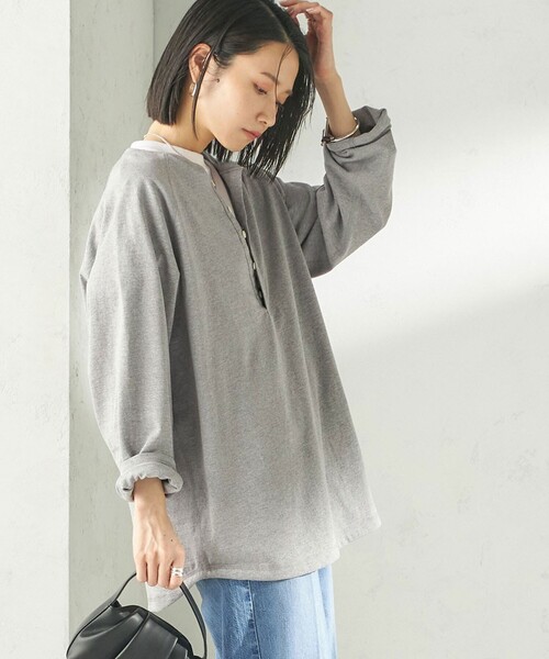 SHIPS(シップス)の「【SHIPS別注】onit: ヘンリー ネック プルオーバー(Tシャツ/カットソー・レディース・グレー/ライトグレー/ライトブルー/ブラック・ONE SIZE)」の4枚目の写真