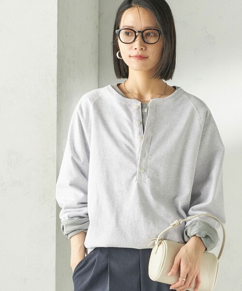 SHIPS(シップス)の「【SHIPS別注】onit: ヘンリー ネック プルオーバー(Tシャツ/カットソー・レディース・グレー/ライトグレー/ライトブルー/ブラック・ONE SIZE)」の3枚目の写真
