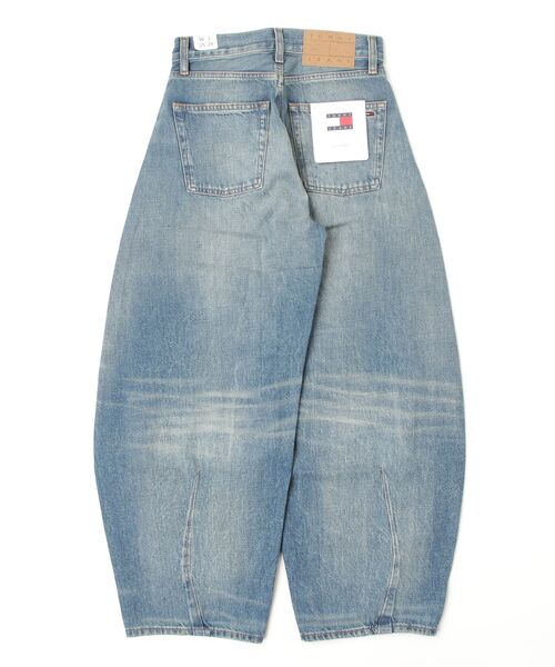 tommy jeans（トミー ジーンズ）の「ELLA MID BARREL CBF EI2036（デニムパンツ・レディース・インディゴブルー・26inch/27inch/25inch）」の2枚目の写真