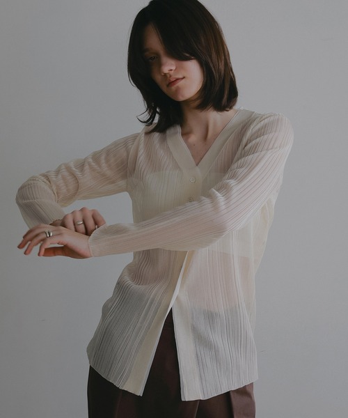MANOF(マノフ)の「SHEER RIB CARDIGAN(カーディガン/ボレロ・レディース・ピンク/アイボリー/ブラック・F)」の8枚目の写真