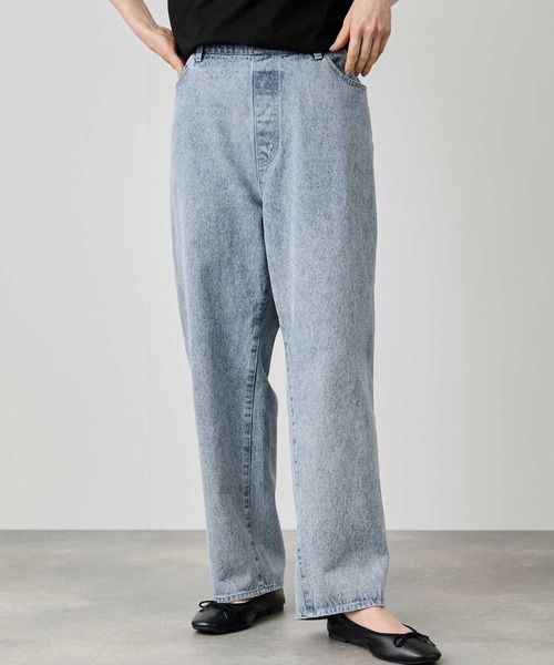 Mac-House（マックハウス）の「Idnes 　デニムイージーカーブパンツ（デニムパンツ・レディース・ブルー/サックスブルー・M/L）」の2枚目の写真