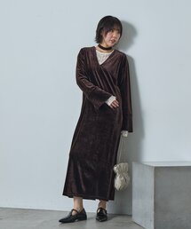 goocy（グーシー）の「【オケージョン】ボウタイ付きＶネックベロアワンピース（ワンピース）」