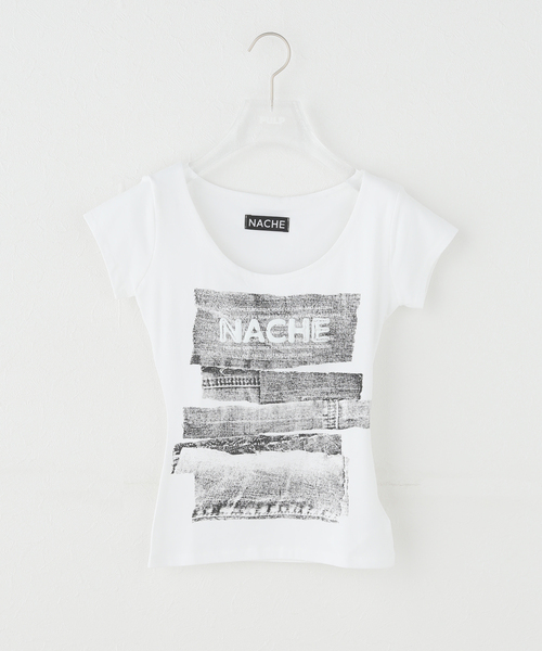 NACHE(ナチェ)の「【Geek Office / ギークオフィス】NACHE / ナチェ COLLAGE LOGO PRINTED T-SHIRT(Tシャツ/カットソー・レディース・アイボリー・SMALL)」の1枚目の写真