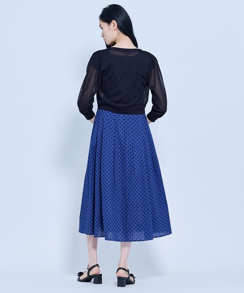 TOCCA(トッカ)の「SHEER CARDIGAN カーディガン(カーディガン/ボレロ・レディース・ネイビー系/ライトグリーン系/アイボリー系/ブラック系/ピンク系・MEDIUM/SMALL)」の11枚目の写真