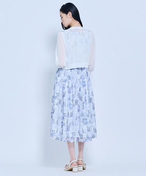 TOCCA(トッカ)の「SHEER CARDIGAN カーディガン(カーディガン/ボレロ・レディース・ネイビー系/ライトグリーン系/アイボリー系/ブラック系/ピンク系・MEDIUM/SMALL)」の17枚目の写真