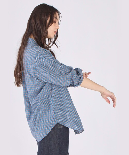 To b. by agnes b.（トゥービーバイアニエスベー）の「ドビー ミニチェック コットン シャツ（シャツ/ブラウス・レディース・ネイビー・40/38/36）」の5枚目の写真