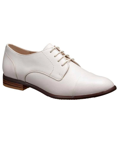 R.(REGAL FOOT COMMUNITY)(アールドット)の「アールドット S19C ストレートチップ(ドレスシューズ・レディース・アイボリー・22.5/24.5/24/23.5/23)」の2枚目の写真