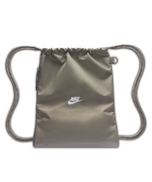 NIKE（ナイキ）の「ナイキ ヘリテージ 2.0 ドローコード バッグ (12L) / Nike Heritage 2.0 Drawstring Bag (12L) IB4356-320 Light Army（エコバッグ/サブバッグ）」