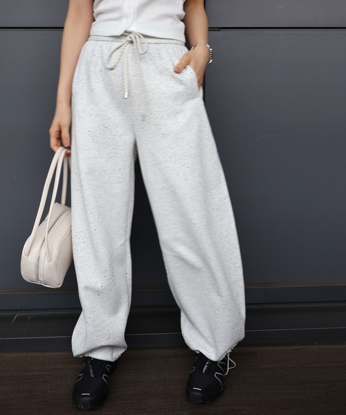SpRay（スプレイ）の「【トレンド感◎/こなれカジュアル】スタッズ付スウェットパンツ（スウェットパンツ・レディース・グレー/オートミール/アイボリー・FREE）」の10枚目の写真