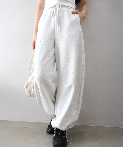 SpRay（スプレイ）の「【トレンド感◎/こなれカジュアル】スタッズ付スウェットパンツ（スウェットパンツ・レディース・グレー/オートミール/アイボリー・FREE）」の12枚目の写真