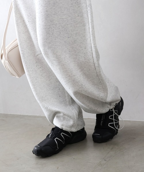 SpRay（スプレイ）の「【トレンド感◎/こなれカジュアル】スタッズ付スウェットパンツ（スウェットパンツ・レディース・グレー/オートミール/アイボリー・FREE）」の13枚目の写真