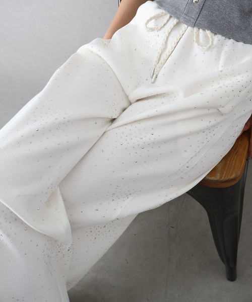 SpRay（スプレイ）の「【トレンド感◎/こなれカジュアル】スタッズ付スウェットパンツ（スウェットパンツ・レディース・グレー/オートミール/アイボリー・FREE）」の16枚目の写真