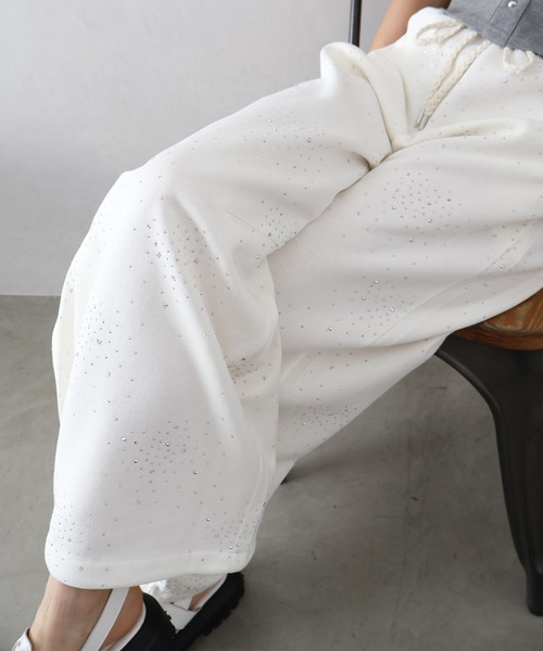 SpRay（スプレイ）の「【トレンド感◎/こなれカジュアル】スタッズ付スウェットパンツ（スウェットパンツ・レディース・グレー/オートミール/アイボリー・FREE）」の19枚目の写真