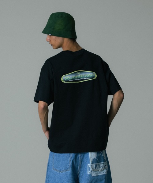 XLARGE(エクストララージ)の「EMBLEM S/S TEE(Tシャツ/カットソー・メンズ・ブラック/ホワイト/ブラウン・S/M/L/XL)」の3枚目の写真
