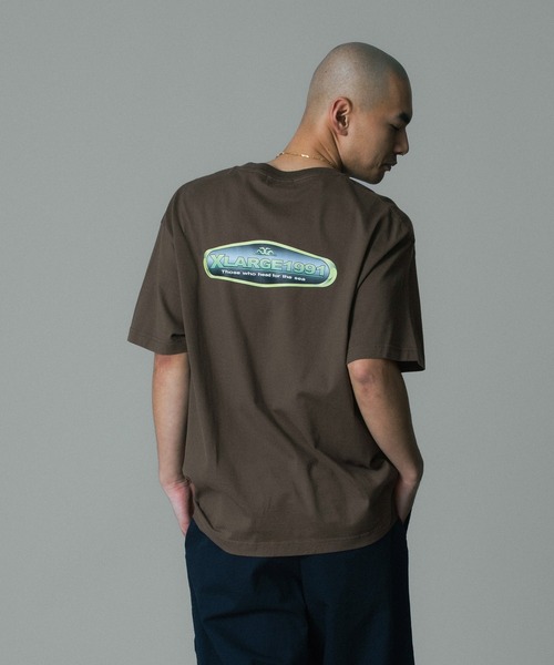 XLARGE(エクストララージ)の「EMBLEM S/S TEE(Tシャツ/カットソー・メンズ・ブラック/ホワイト/ブラウン・S/M/L/XL)」の19枚目の写真