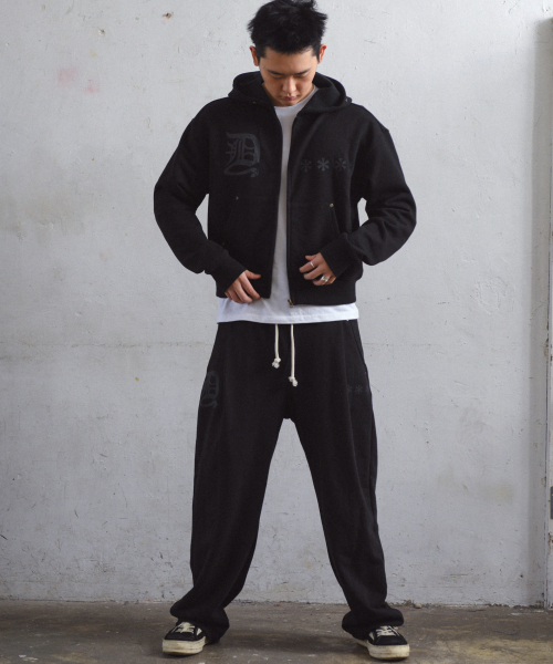 AMOU（アモウ）の「D-Star One Tuck Sweat Pants BLACK（スウェットパンツ・レディース・その他・1/2）」の3枚目の写真