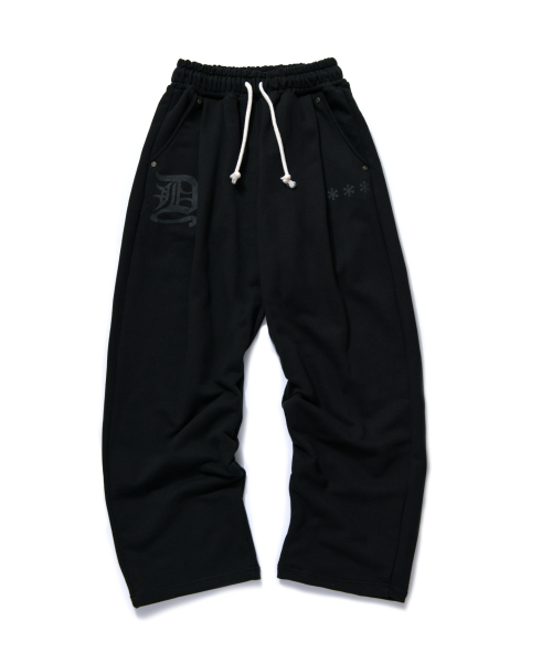 AMOU（アモウ）の「D-Star One Tuck Sweat Pants BLACK（スウェットパンツ・レディース・その他・1/2）」の5枚目の写真