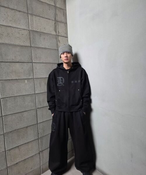 AMOU（アモウ）の「D-Star One Tuck Sweat Pants BLACK（スウェットパンツ・レディース・その他・1/2）」の9枚目の写真
