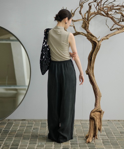 LAULEN(ローレン)の「satin gather relax wide pants /サテンギャザーリラックスワイドパンツ(その他パンツ・レディース・ブラック・FREE)」の22枚目の写真