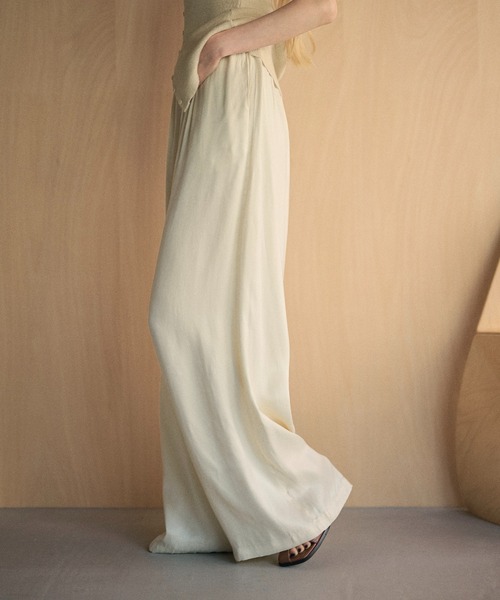 LAULEN(ローレン)の「satin gather relax wide pants /サテンギャザーリラックスワイドパンツ(その他パンツ・レディース・ブラック・FREE)」の6枚目の写真