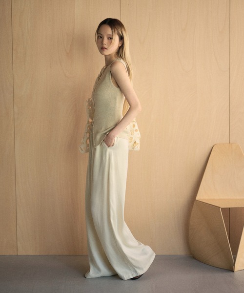 LAULEN(ローレン)の「satin gather relax wide pants /サテンギャザーリラックスワイドパンツ(その他パンツ・レディース・ブラック・FREE)」の9枚目の写真