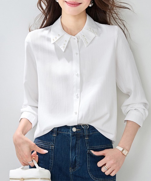 ReRe(リリ)の「パール調×織り模様デザインブラウス(シャツ/ブラウス・レディース・ホワイト・MEDIUM/LARGE/X-LARGE)」の4枚目の写真