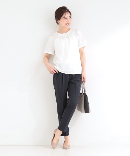 SHOO・LA・RUE(シューラルー)の「【洗濯後しわになりにくい/UV/S-LL】Tシャツ感覚できれい見え タックブラウス(シャツ/ブラウス・レディース・オフホワイト/ネイビー/イエロー系その他・04/03/02/01)」の10枚目の写真