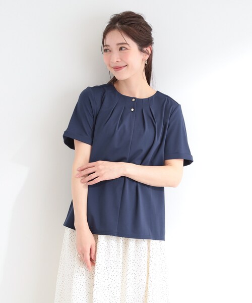 SHOO・LA・RUE(シューラルー)の「【洗濯後しわになりにくい/UV/S-LL】Tシャツ感覚できれい見え タックブラウス(シャツ/ブラウス・レディース・オフホワイト/ネイビー/イエロー系その他・04/03/02/01)」の12枚目の写真