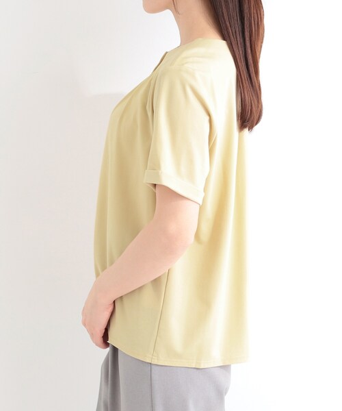 SHOO・LA・RUE(シューラルー)の「【洗濯後しわになりにくい/UV/S-LL】Tシャツ感覚できれい見え タックブラウス(シャツ/ブラウス・レディース・オフホワイト/ネイビー/イエロー系その他・04/03/02/01)」の17枚目の写真