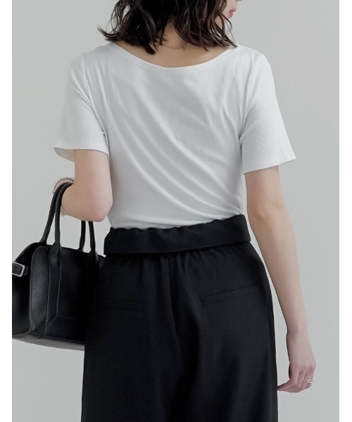 Re:EDIT(リエディ)の「リブカットソードレープ半袖トップス(Tシャツ/カットソー・レディース・ブラック/モカ/オフホワイト/グレー/レッド・MEDIUM/LARGE)」の12枚目の写真