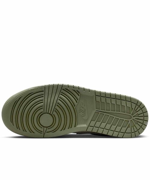 JORDAN BRAND(ジョーダンブランド)の「エア ジョーダン 1 LOW SE ウィメンズシューズ / Air Jordan 1 Low SE Women's Shoes IR7327-304 Spruce Fog(スニーカー・レディース・ライトグリーン・24.5/23.5/23/22.5/22/24/26/25.5/25)」の2枚目の写真