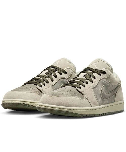 JORDAN BRAND(ジョーダンブランド)の「エア ジョーダン 1 LOW SE ウィメンズシューズ / Air Jordan 1 Low SE Women's Shoes IR7327-304 Spruce Fog(スニーカー・レディース・ライトグリーン・24.5/23.5/23/22.5/22/24/26/25.5/25)」の5枚目の写真