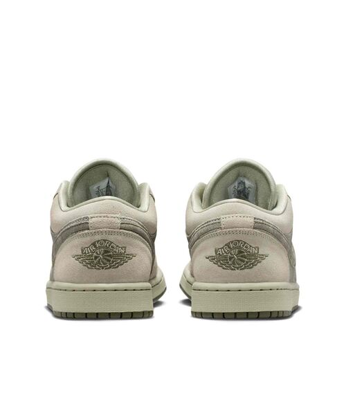 JORDAN BRAND(ジョーダンブランド)の「エア ジョーダン 1 LOW SE ウィメンズシューズ / Air Jordan 1 Low SE Women's Shoes IR7327-304 Spruce Fog(スニーカー・レディース・ライトグリーン・24.5/23.5/23/22.5/22/24/26/25.5/25)」の6枚目の写真