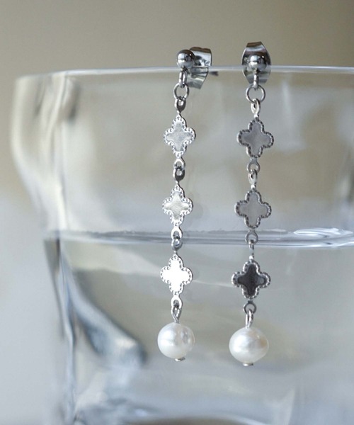 CERCA(チェルカ)の「saran jewelry/クローバーモチーフ パール ピアス/アレルギー対応(ピアス(両耳用)・レディース・ゴールド/シルバー・FREE)」の5枚目の写真