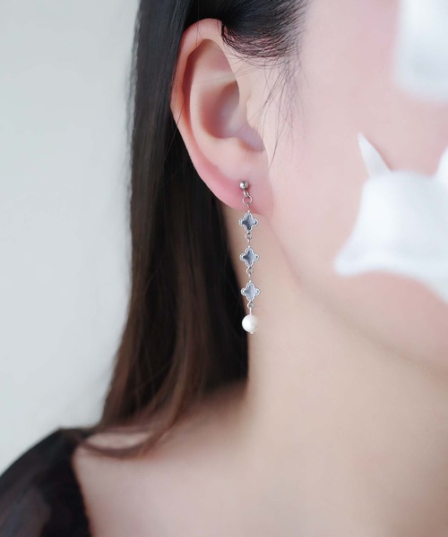 CERCA(チェルカ)の「saran jewelry/クローバーモチーフ パール ピアス/アレルギー対応(ピアス(両耳用)・レディース・ゴールド/シルバー・FREE)」の7枚目の写真