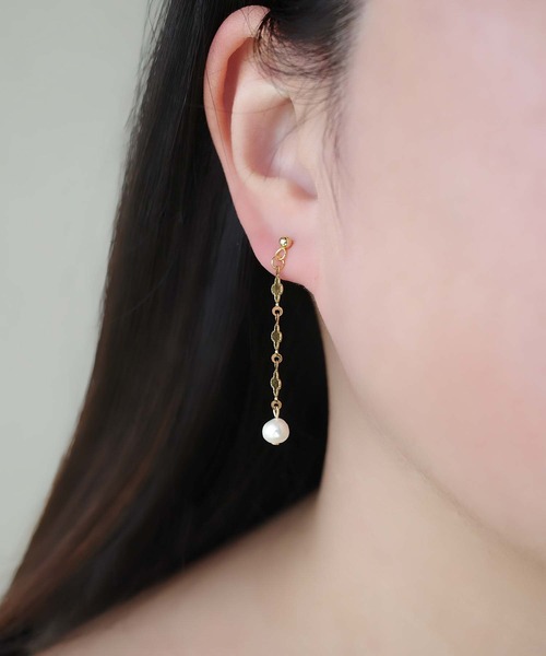 CERCA(チェルカ)の「saran jewelry/クローバーモチーフ パール ピアス/アレルギー対応(ピアス(両耳用)・レディース・ゴールド/シルバー・FREE)」の8枚目の写真