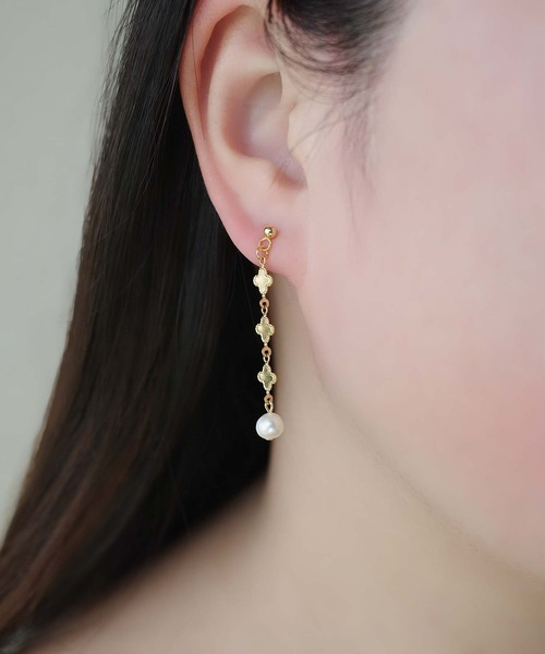 CERCA(チェルカ)の「saran jewelry/クローバーモチーフ パール ピアス/アレルギー対応(ピアス(両耳用)・レディース・ゴールド/シルバー・FREE)」の9枚目の写真