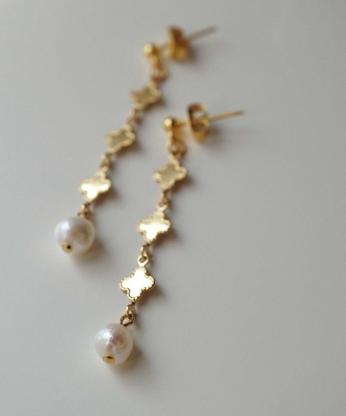 CERCA(チェルカ)の「saran jewelry/クローバーモチーフ パール ピアス/アレルギー対応(ピアス(両耳用)・レディース・ゴールド/シルバー・FREE)」の11枚目の写真