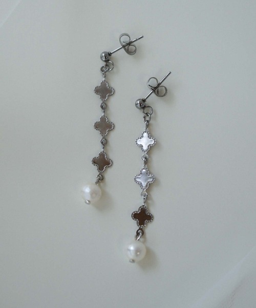 CERCA(チェルカ)の「saran jewelry/クローバーモチーフ パール ピアス/アレルギー対応(ピアス(両耳用)・レディース・ゴールド/シルバー・FREE)」の13枚目の写真