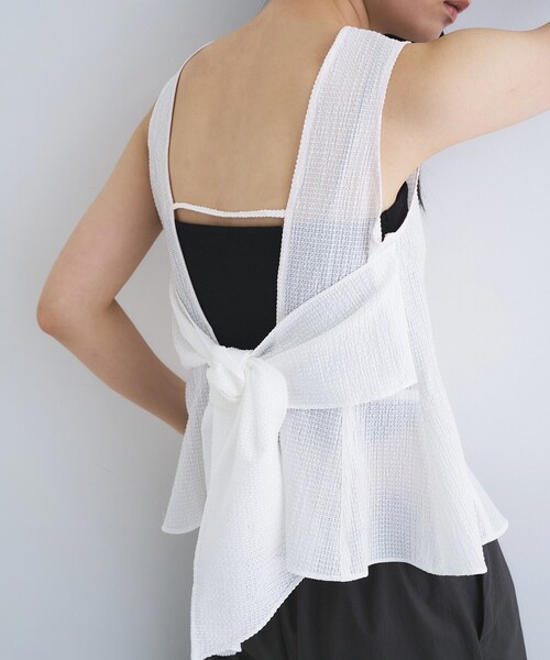 CODE A(コードエー)の「back ribbon flare tops(シャツ/ブラウス・レディース・チャコールグレー/ホワイト・00)」の4枚目の写真