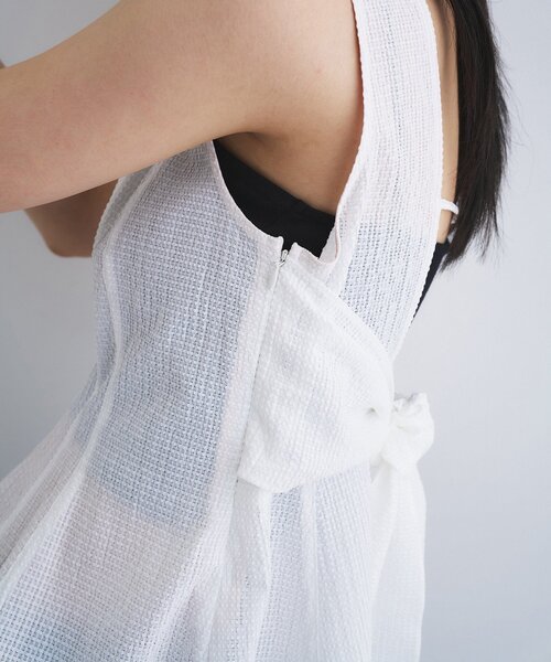 CODE A(コードエー)の「back ribbon flare tops(シャツ/ブラウス・レディース・チャコールグレー/ホワイト・00)」の8枚目の写真
