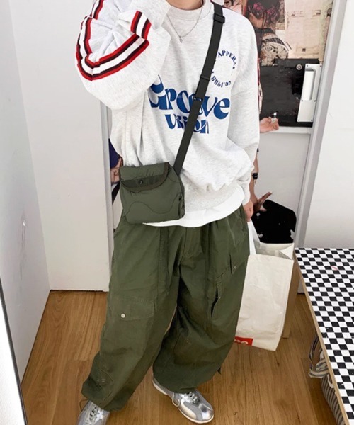 NOWLE(ノウル)の「【NOWLE】ルーズシルエット サイドライン レトロロゴプリント クルーネック スウェット トレーナー(スウェット・メンズ・アッシュ/ネイビー・LARGE/X-LARGE/MEDIUM)」の11枚目の写真