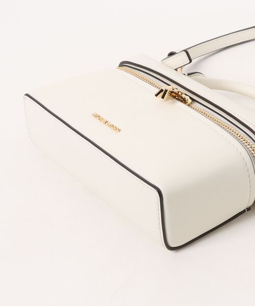 MICHAEL KORS(マイケルコース)の「JANA レザー コンバーチブル クロスボディバッグ エクストラスモール(ショルダーバッグ・レディース・ホワイト系・FREE)」の8枚目の写真