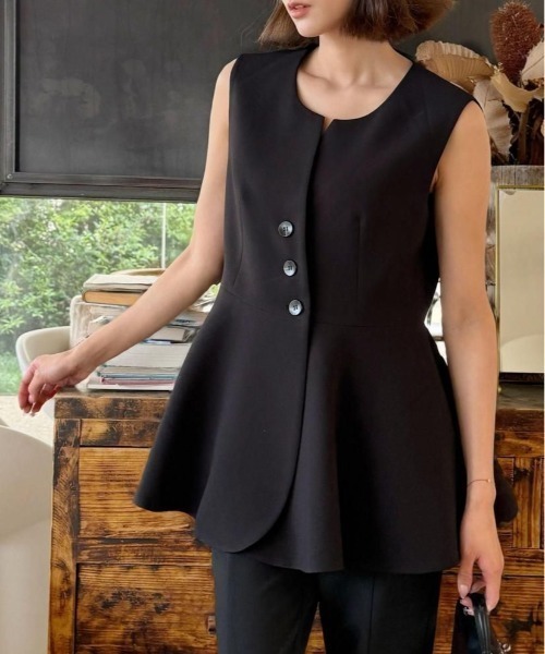 BIRTHDAY BASH(バースデイバッシュ)の「DECORATIVE FRILL GILET(デコラティブフリルジレ)(その他トップス・レディース・ブラック・SMALL/MEDIUM)」の4枚目の写真