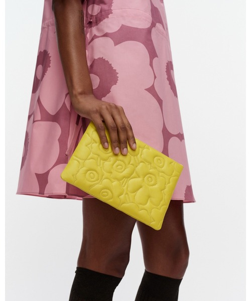 marimekko(マリメッコ)の「Unikko / Pouch Bag(ハンドバッグ・レディース・ダークパープル/ブラウン・FREE)」の8枚目の写真