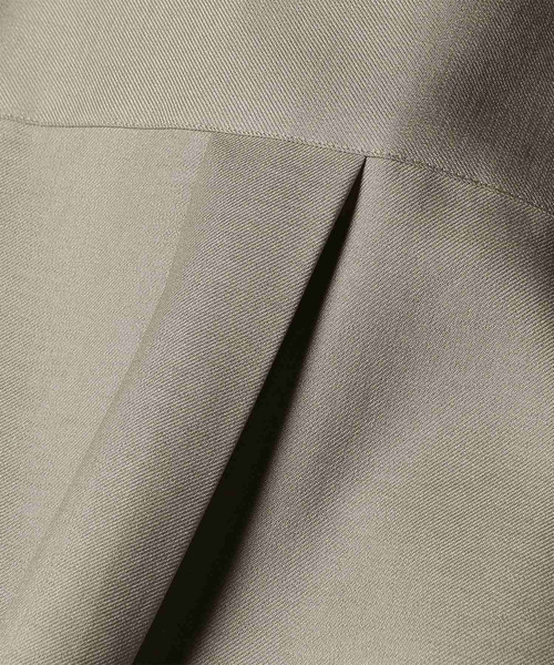 Paul Smith(ポールスミス)の「"Cropped Logo" ソリッド 半袖シャツ / 263317 427B(シャツ/ブラウス・メンズ・チャコールグレー/グレー/ベージュ・SMALL/X-LARGE/LARGE/MEDIUM)」の4枚目の写真