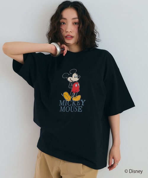 Disney(ディズニー)の「【Disney/ディズニー】Mickey Mouse / ミッキーマウス半袖Tシャツ / Over Harf Sleeve T-shirt《UNISEX》(Tシャツ/カットソー・レディース・ブラック/ホワイト・M/L/XL)」の1枚目の写真
